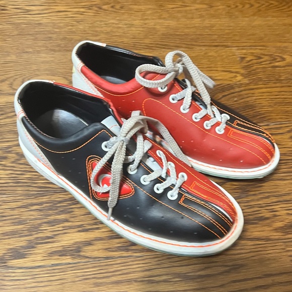 Cubica AMF Shoes Qubica Amf Black Red White Leather Bowling Shoes